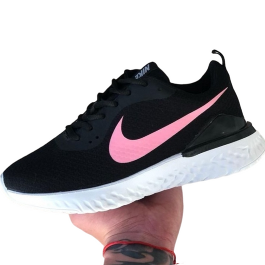 Nike Revolution Negra c/Rosa